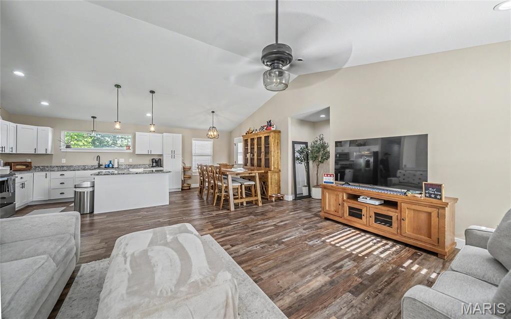 Living room — 177 Mesa Drive Waynesville Missouri real estate