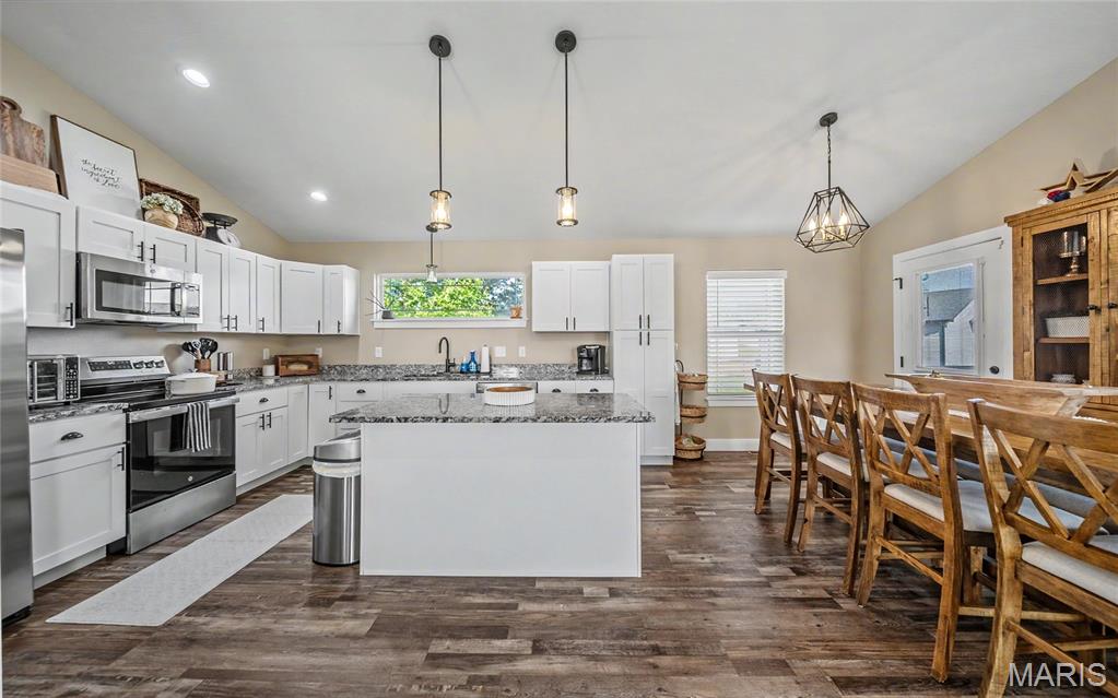 Kitchen — 177 Mesa Drive Waynesville Missouri real estate