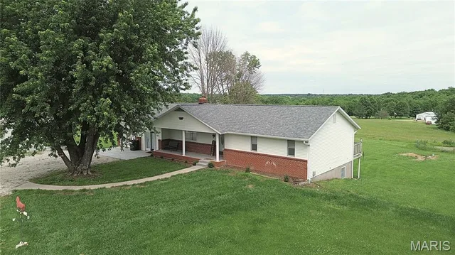 8430 County Road 349, New Bloomfield MO real estate