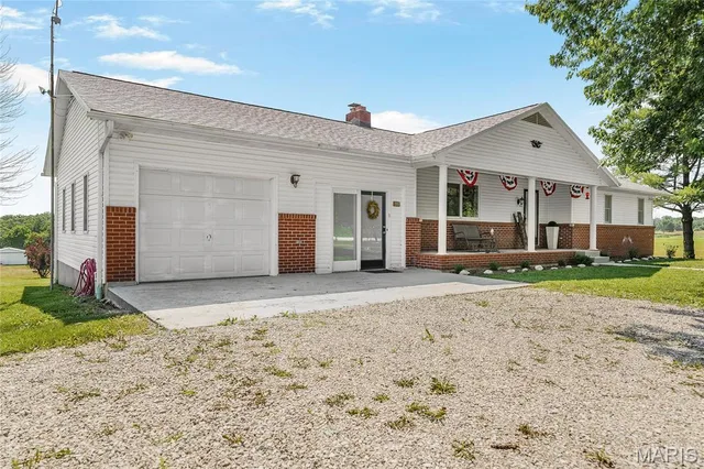 Front exterior — 8430 County Road 349 New Bloomfield Missouri real estate