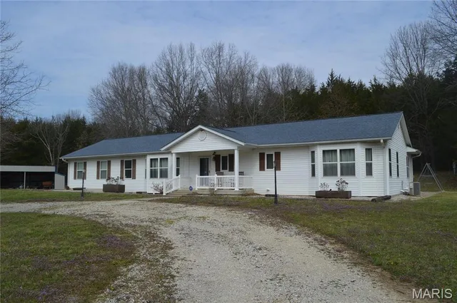 Front exterior — 222 Scanland Farm Road Montgomery City Missouri real estate