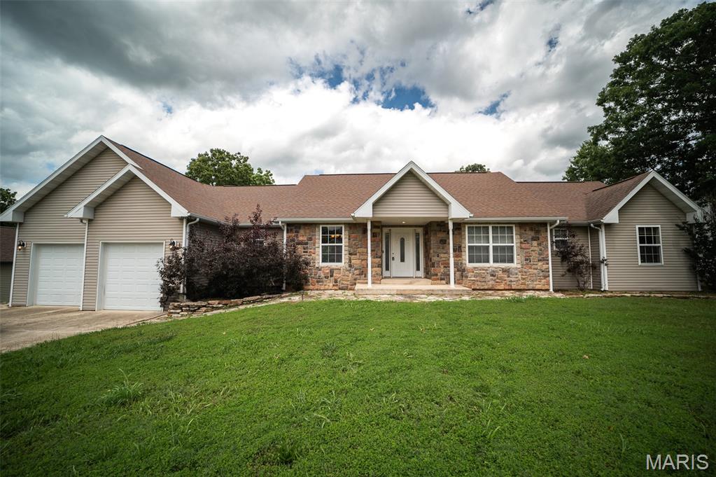 109 Summit Pass Waynesville Missouri 5 bedroom 4 bathroom home for sale listed at $365,000