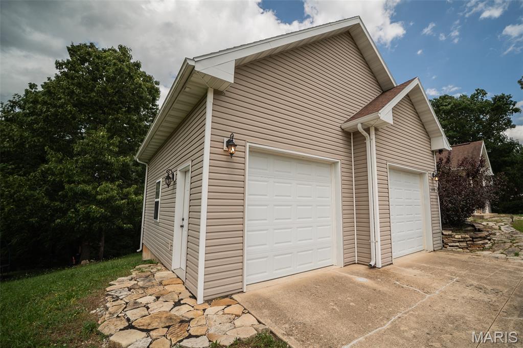 Living room — 109 Summit Pass Waynesville Missouri real estate