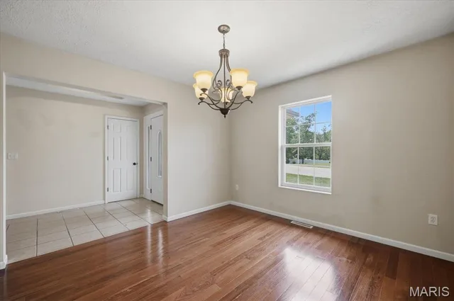 Living room — 109 Summit Pass Waynesville Missouri real estate