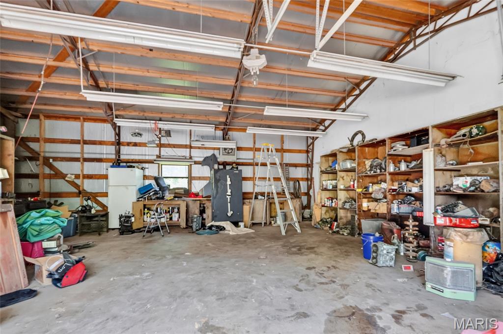 Kitchen — 24315 E Highway 32 Lebanon Missouri real estate