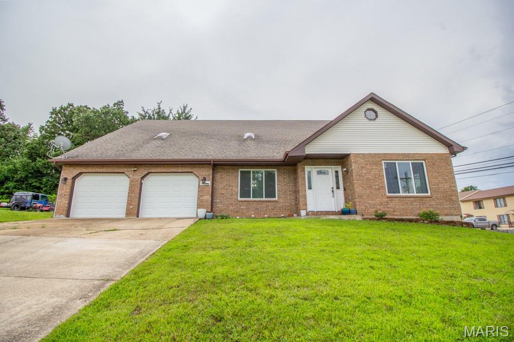 210 Vicki Lynn Lane, St Robert MO