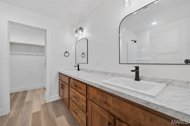 Primary bedroom — 252 Garfield Street Lebanon Missouri real estate
