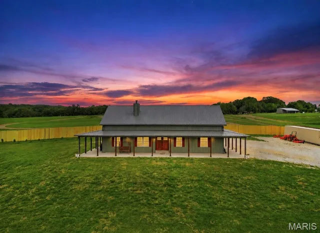 29601 Bueltmann Road, Jonesburg MO