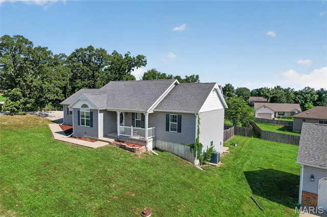 Front exterior — 23600 Roulette Road Waynesville Missouri real estate