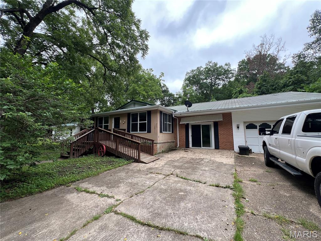 Living room — 20407 Highway T Waynesville Missouri real estate