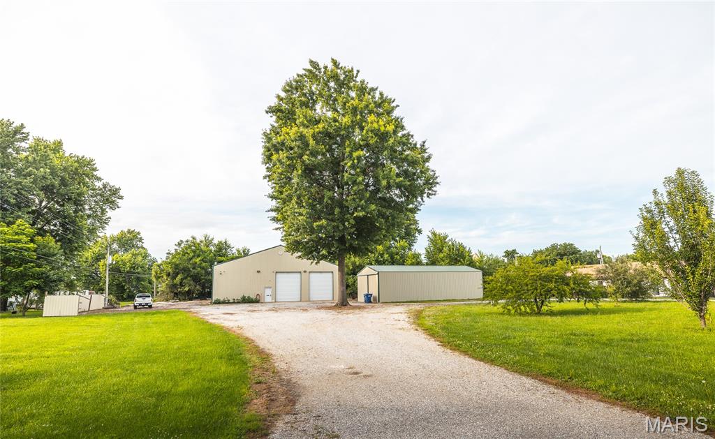 207 Old Salem Road Licking Missouri 1 bedroom 1 bathroom home for sale listed at $325,000