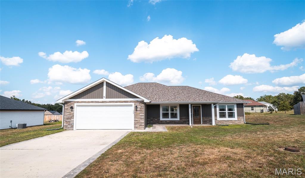133 La Vista Drive Waynesville Missouri 3 bedroom 2 bathroom home for sale listed at $299,900