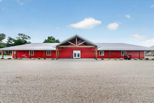 Primary bedroom — 2447 Highway N Bismarck Missouri real estate