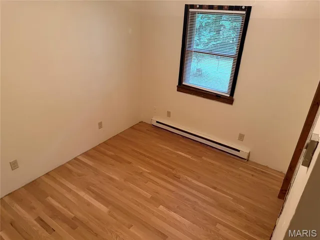 Primary bedroom — 904 Kansas Street Mountain View Missouri real estate