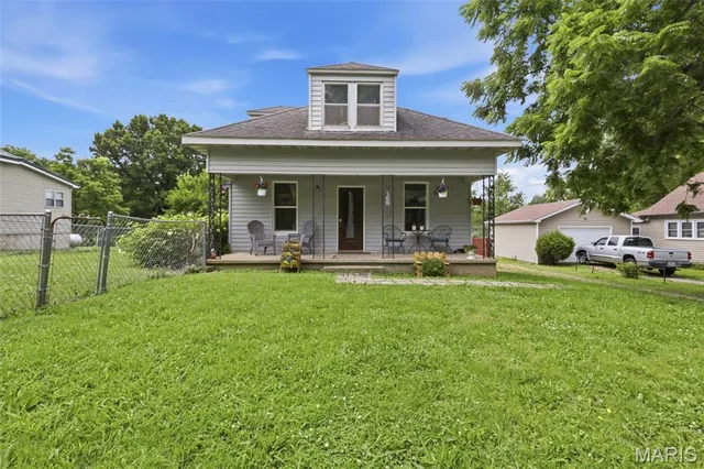 306 Main Street, Iberia MO