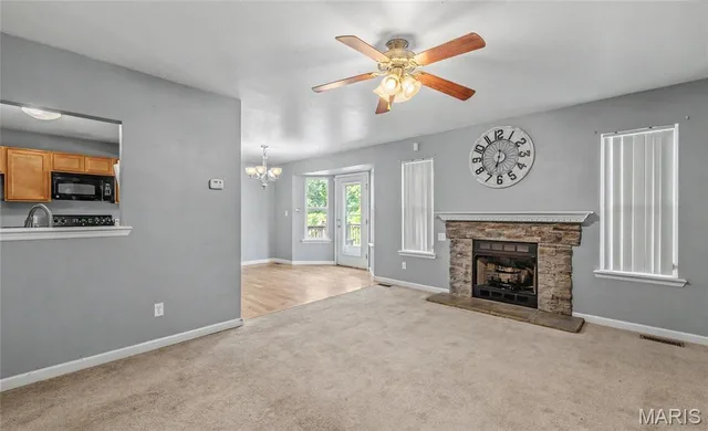 Living room — 112 Kale Court St Robert Missouri real estate