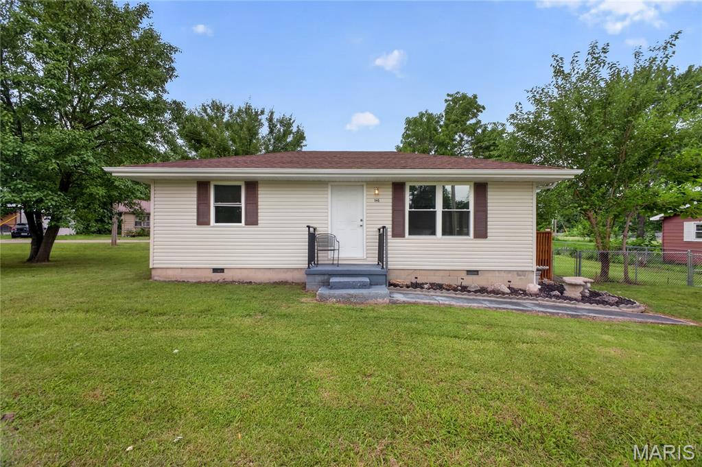 Front exterior — 545 Pearl Lebanon Missouri real estate