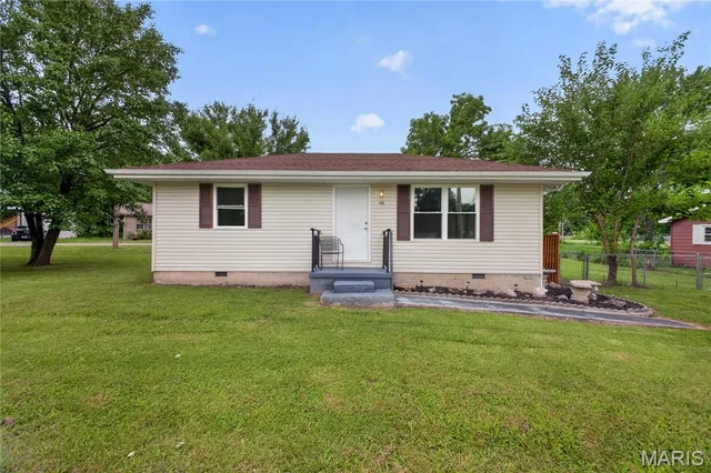 Front exterior — 545 Pearl Lebanon Missouri real estate