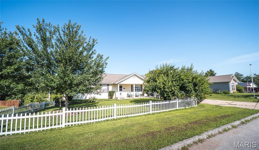 502 McClaren Way Dixon Missouri 3 bedroom 3 bathroom home for sale listed at $249,900