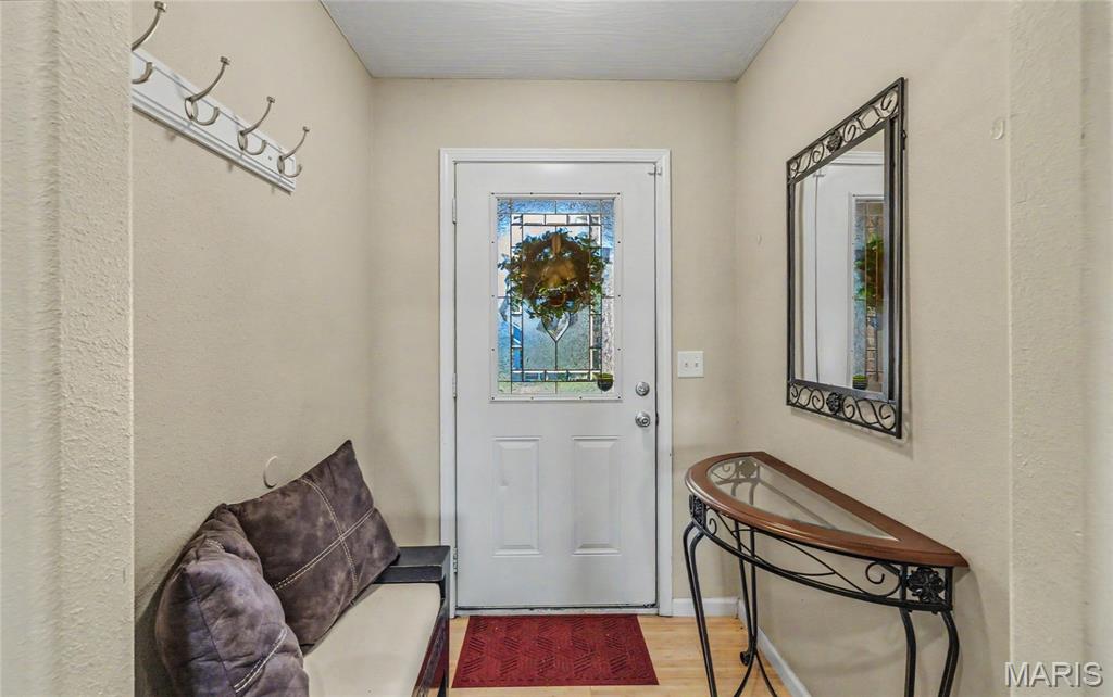 Living room — 120 Mesa Drive Waynesville Missouri real estate