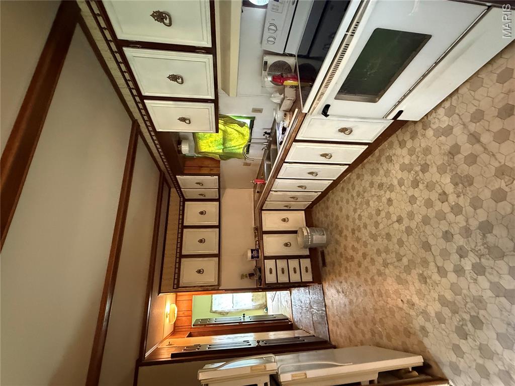 Kitchen — 26985 Sweden Laquey Missouri real estate