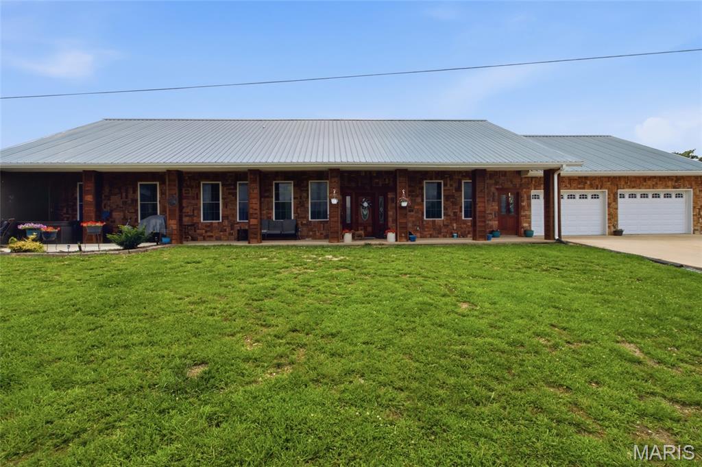 16705 Oak Hill Dr Road Houston Missouri 4 bedroom 4 bathroom home for sale listed at $425,000