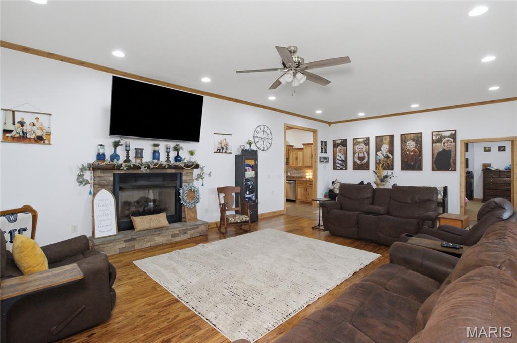 Primary bedroom — 16705 Oak Hill Dr Road Houston Missouri real estate