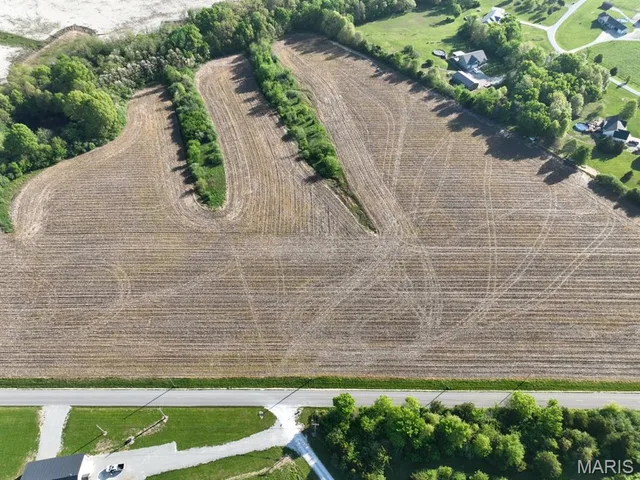Living room — 13+/- Acres Linns Mill Road Troy Missouri real estate