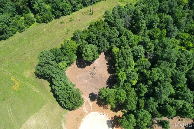 Living room — 36 Oakview Ct. - Lot 11 Troy Missouri real estate