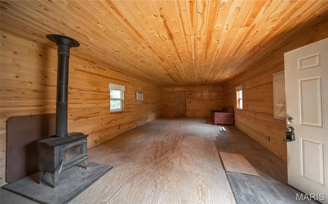 Living room — 182 Bucky Lane Montreal Missouri real estate