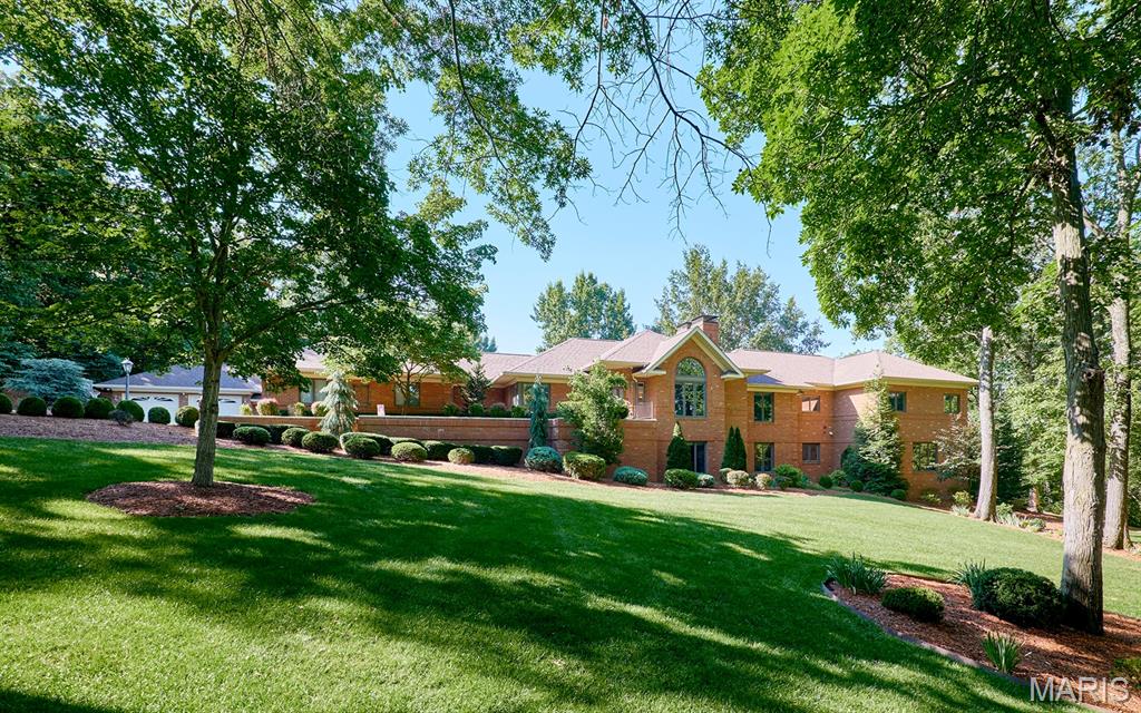 3 Forest Hills Drive Washington Missouri 5 bedroom 4 bathroom home for sale listed at $1,595,000