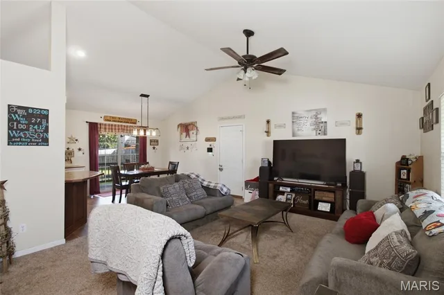 Living room — 23023 Ruth Lane Waynesville Missouri real estate
