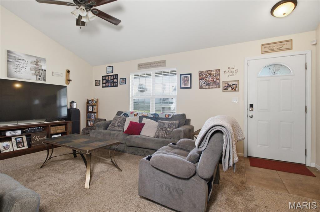 Kitchen — 23023 Ruth Lane Waynesville Missouri real estate