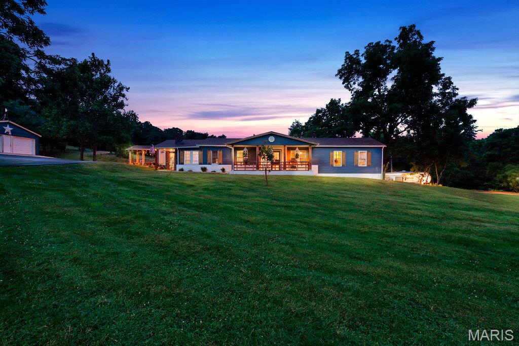 12272 Hyfield Road De Soto Missouri 3 bedroom 2 bathroom home for sale listed at $389,900