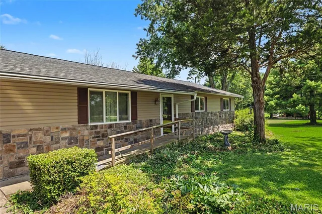 Kitchen — 18868 Maries Highway 63 Rolla Missouri real estate
