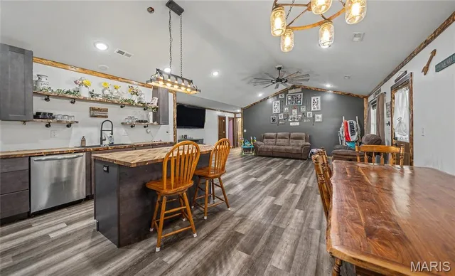 Living room — 29032 Sequoia Road Laquey Missouri real estate