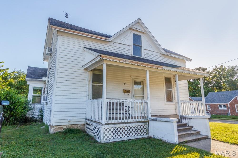 487 N Monroe Street Lebanon Missouri 3 bedroom 2 bathroom home for sale listed at $114,900