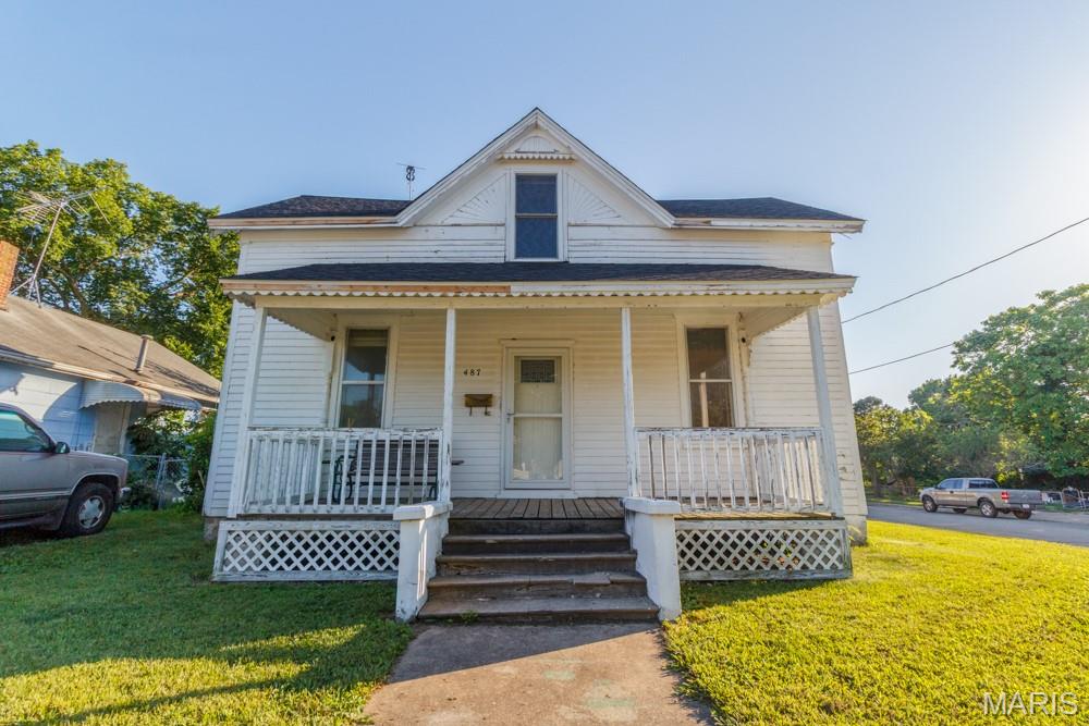 Front exterior — 487 N Monroe Street Lebanon Missouri real estate