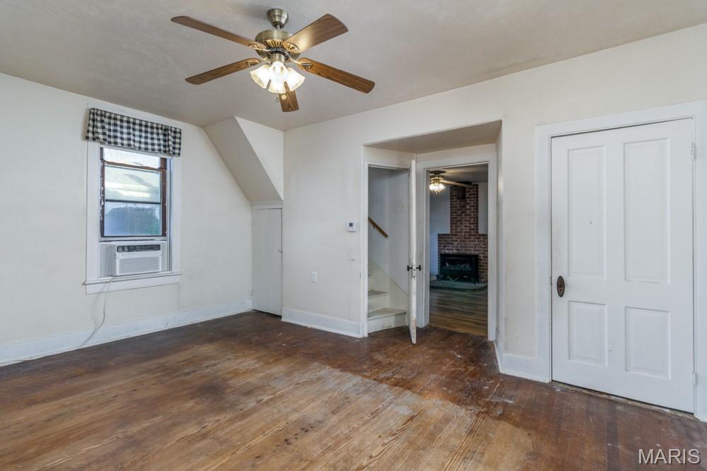 Primary bedroom — 487 N Monroe Street Lebanon Missouri real estate