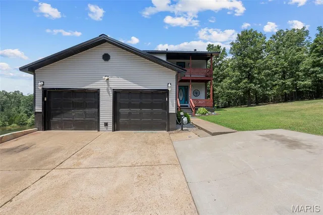 Living room — 1321 State Route W Poplar Bluff Missouri real estate