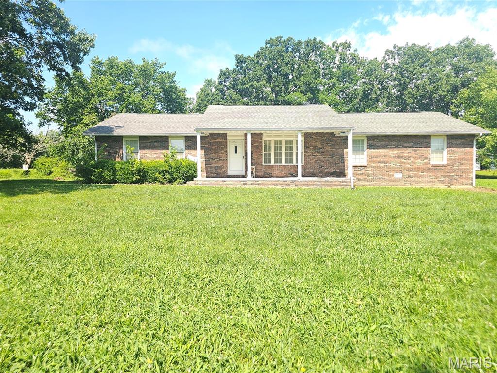 302 Angel Lane Dixon Missouri 3 bedroom 2 bathroom home for sale listed at $219,000