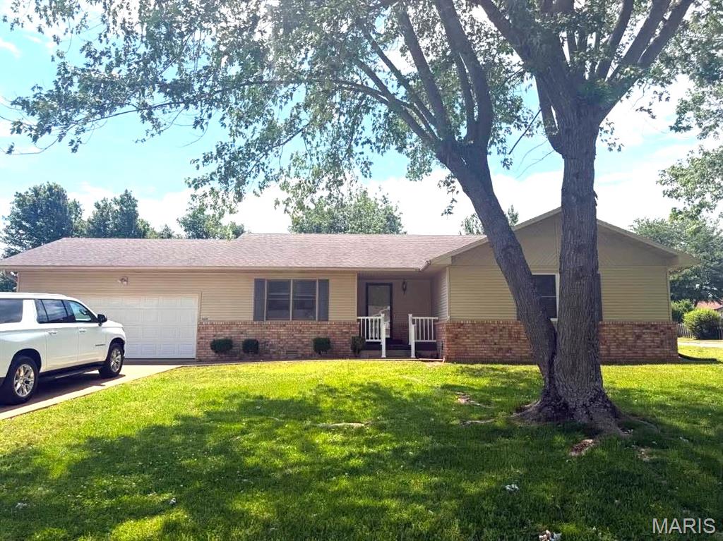 400 Farmers Lane, Lebanon MO