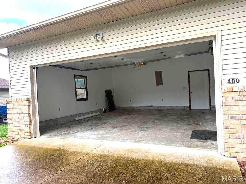 Kitchen — 400 Farmers Lane Lebanon Missouri real estate