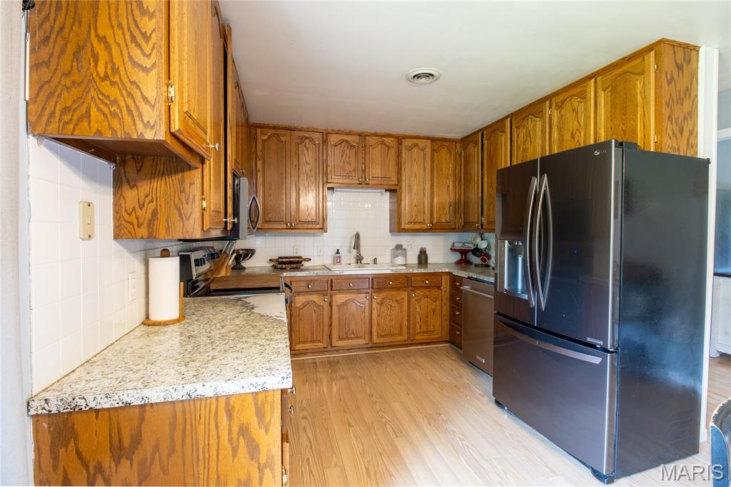 Primary bedroom — 880 Main Street St Elizabeth Missouri real estate