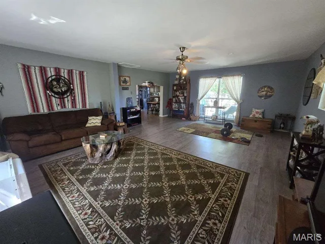 Living room — 24951 Blue Waters Road Versailles Missouri real estate
