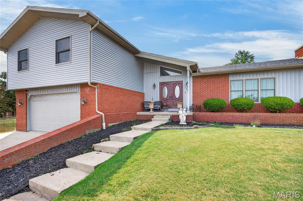 106 Meadow Lane St Robert Missouri 4 bedroom 3 bathroom home for sale listed at $359,900