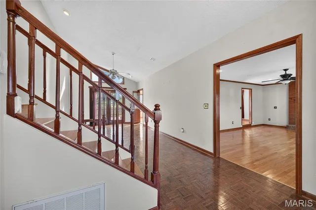 Living room — 106 Meadow Lane St Robert Missouri real estate