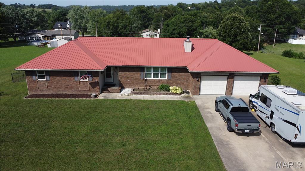 24450 Sidney Road Waynesville Missouri 4 bedroom 3 bathroom home for sale listed at $300,000