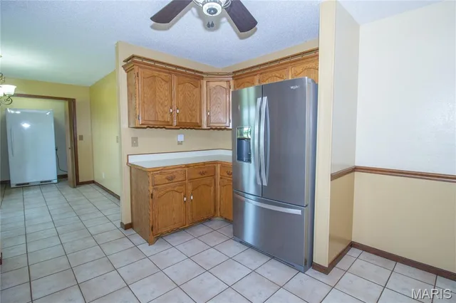 Primary bedroom — 24450 Sidney Road Waynesville Missouri real estate