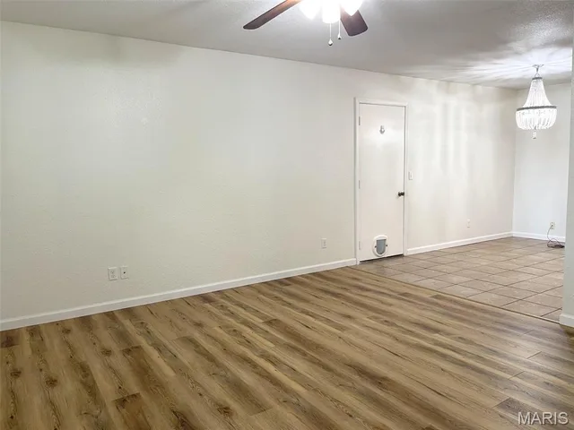 Living room — 120 Whitecliff Street Rolla Missouri real estate